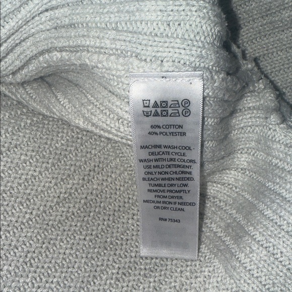 Women's Gray Sweater - Picture 4 of 4